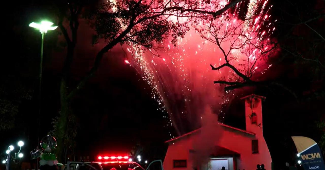 Foto 18 de 18 — Cidade da região faz primeira queima de fogos silenciosa da sua história