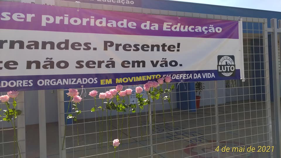 Foto 2 de 14 — Amigos homenageiam servidora vítima da Covid-19 em Araraquara