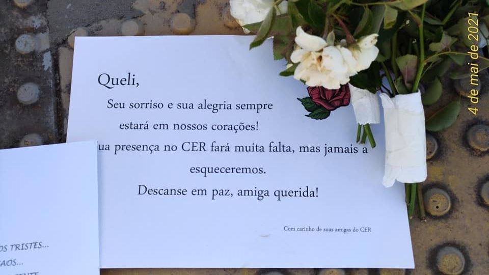 Foto 11 de 14 — Amigos homenageiam servidora vítima da Covid-19 em Araraquara