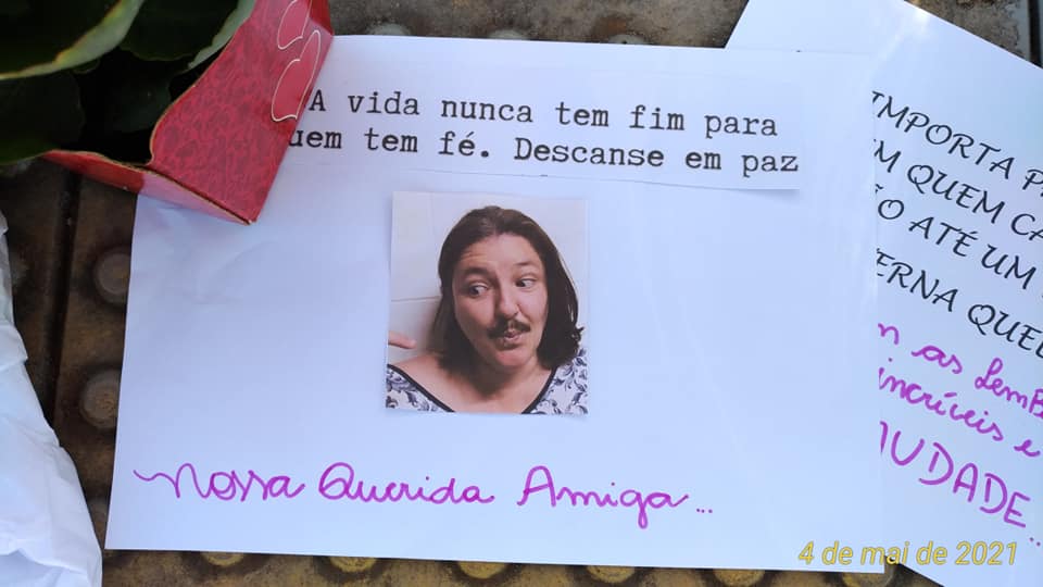 Foto 7 de 14 — Amigos homenageiam servidora vítima da Covid-19 em Araraquara