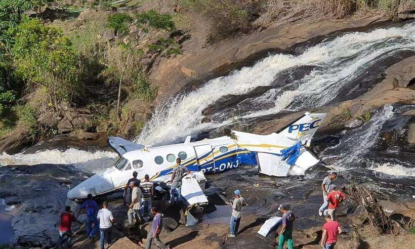 Foto 2 de 3 — Marília Mendonça morre em acidente aéreo