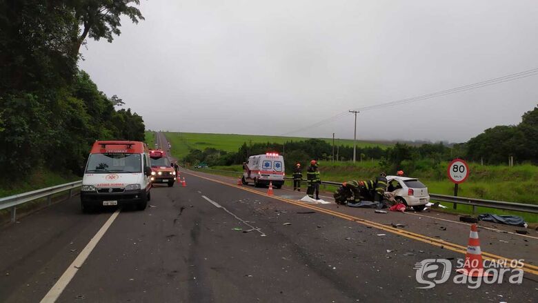 Foto 2 de 13 — Colisão frontal na SP-318 deixa 4 mortos na região