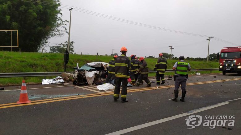 Foto 6 de 13 — Colisão frontal na SP-318 deixa 4 mortos na região