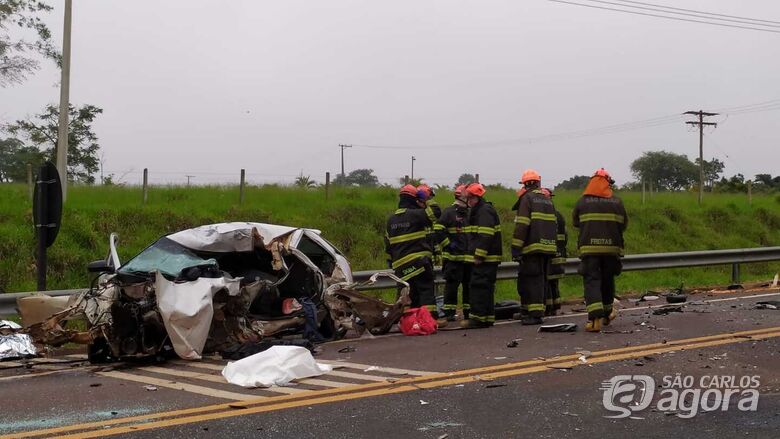 Foto 7 de 13 — Colisão frontal na SP-318 deixa 4 mortos na região