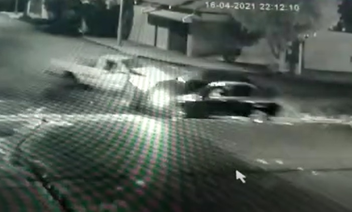 Câmera flagra acidente impressionante no Jardim Martinez em Araraquara
