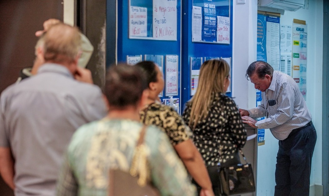 Grana extra chegando! INSS paga 13º pra quem recebe mais de 1 salário mínimo