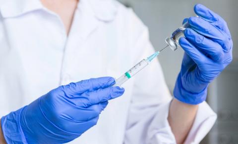 Por falta da Coronavac, Américo Brasiliense adia aplicação da segunda dose da vacina
