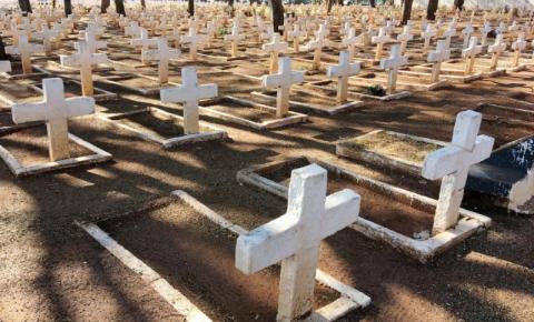 Nem na morte: Placas de identificação no cemitério dos Britos são furtadas