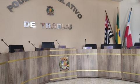 Vereadores votam aumento salarial e benefícios para servidores em Trabiju